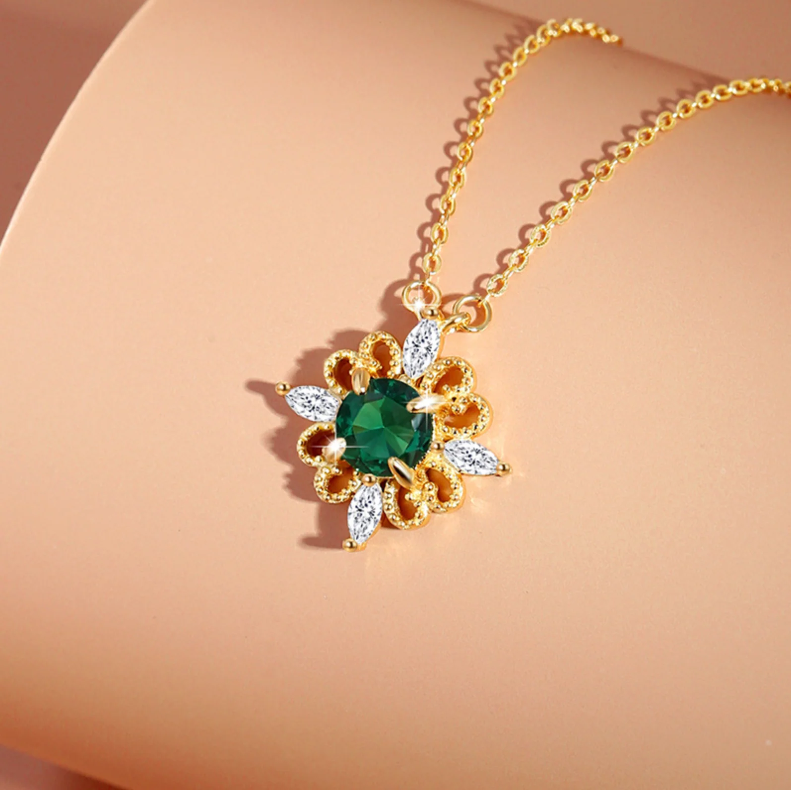 Esmeray Jewellery Set - Image 3