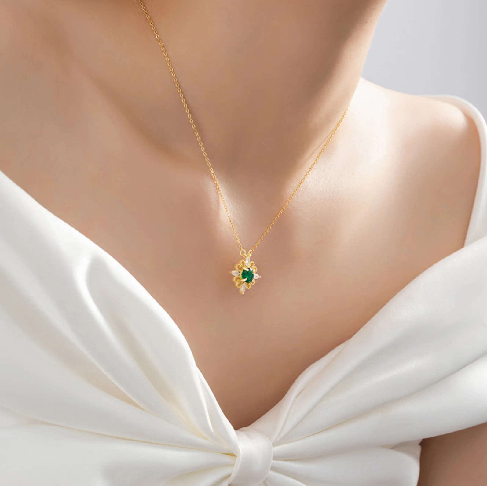 Esmeray Jewellery Set - Image 5